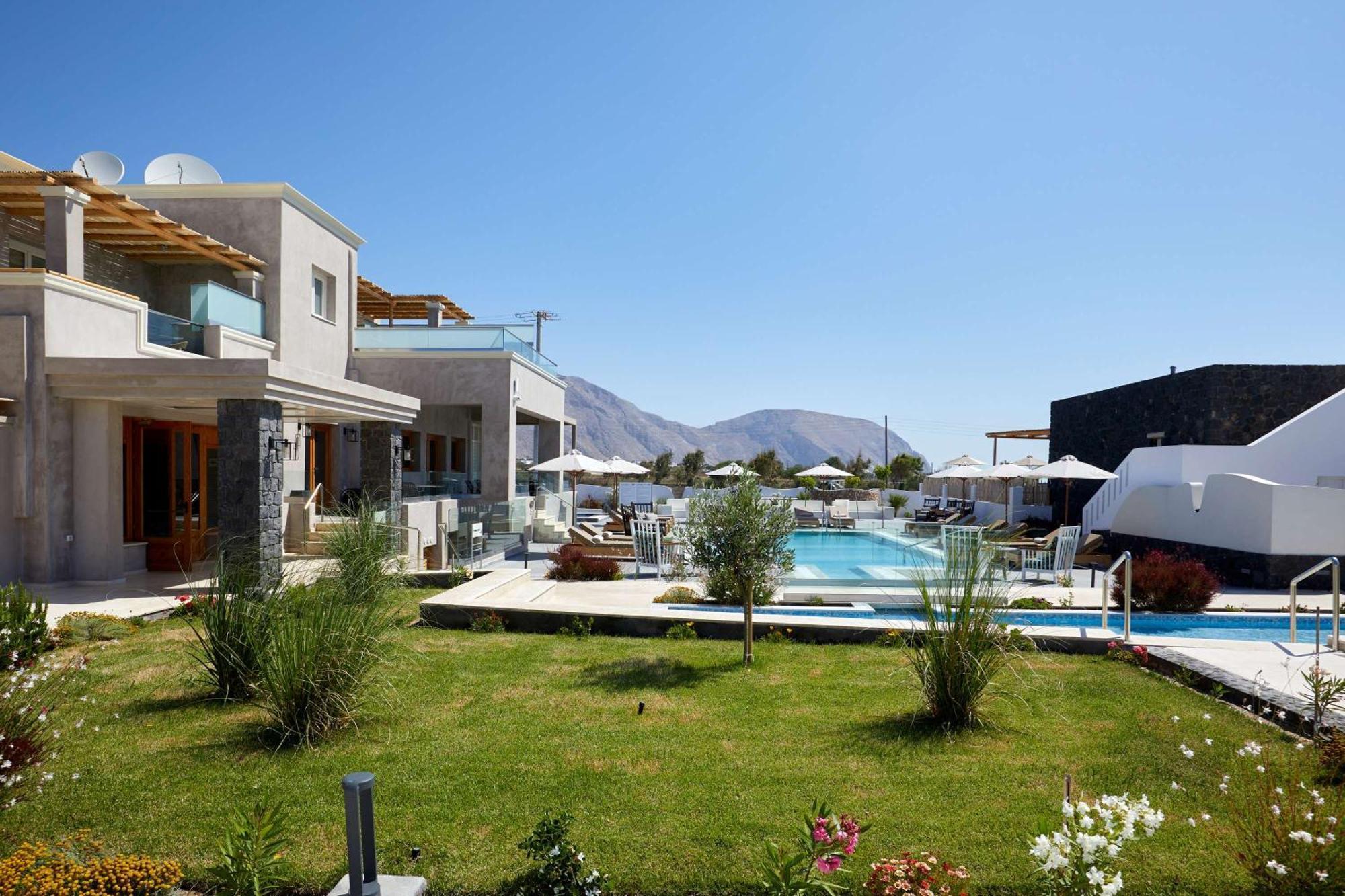 Sea Breeze Santorini Beach Resort, Curio By Hilton Agios Georgios  Esterno foto